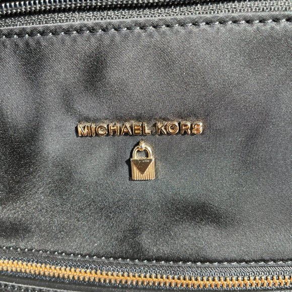 MICHAEL KORS TRAVEL TOTE BAG BLACK - Picture 2 of 10